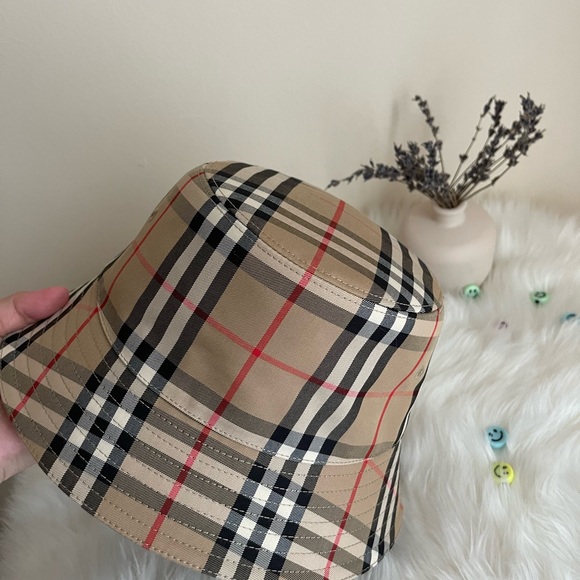 Burberry Vintage technical Bucket hat - Picture 1 of 5